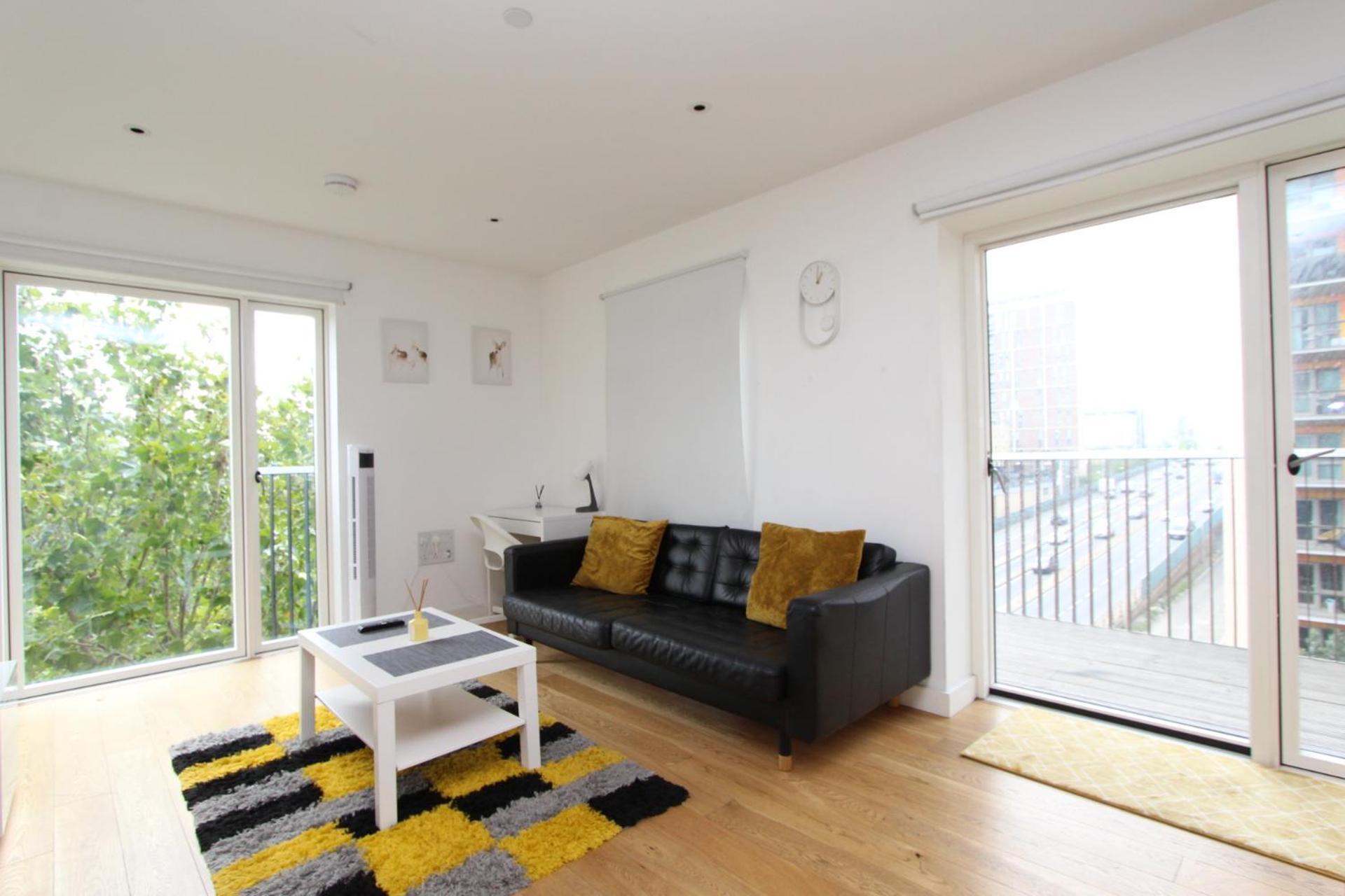 Spacious & Modern 1 Bedroom Close To Station In E16 London Bagian luar foto