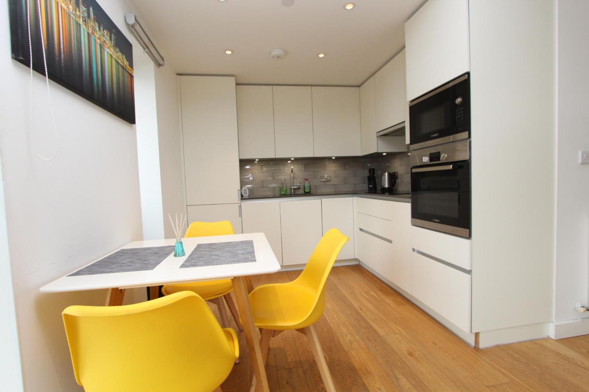 Spacious & Modern 1 Bedroom Close To Station In E16 London Bagian luar foto